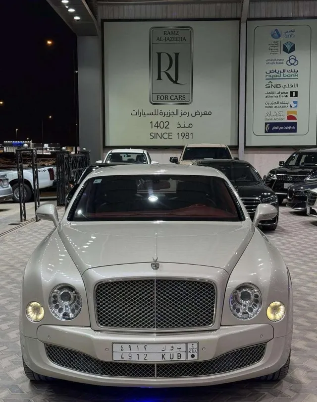 بنتلي · مولسان 2013 للبيع في الرياض — ممشى 137,000 كم
