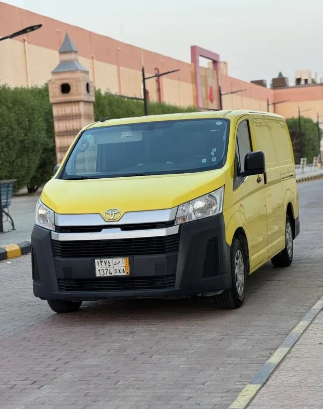 تويوتا · هايس 2019 للبيع في جدة — ممشى 302,000 كم