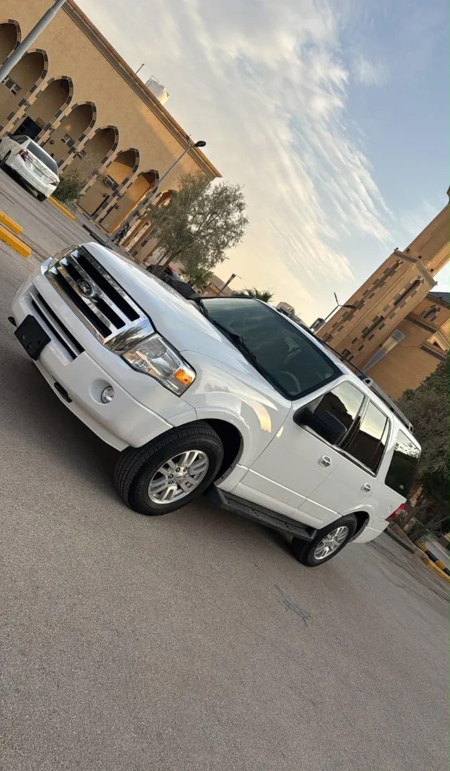 فورد اكسبديشن 2014 للتنازل في الرياض — ممشى 115,000 كم