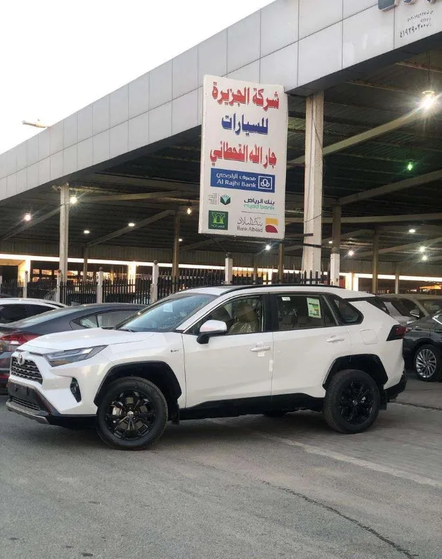 تويوتا · راف فور 2025 للبيع في جدة — ممشى 3 كم