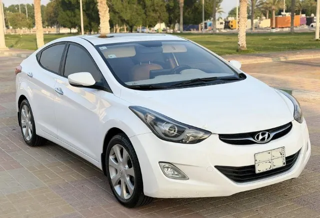 هيونداي · النترا 2014 للبيع في الخبر — ممشى 250,000 كم