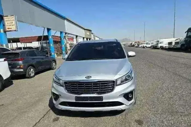 كيا · كرنفال 2019 للبيع في الدمام — ممشى 190,000 كم
