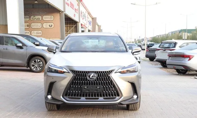 لكزس · ان اكس 2026 للتنازل في الرياض — ممشى 1 كم