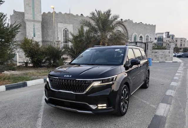 كيا · كرنفال 2023 للبيع في جدة — ممشى 105,000 كم