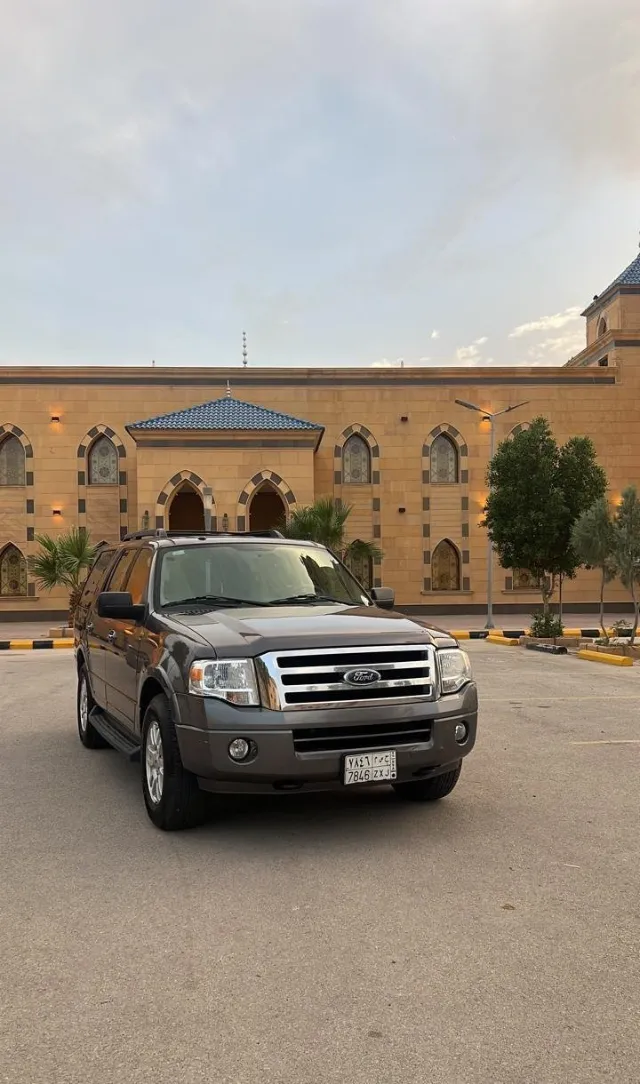 فورد · اكسبديشن 2014 للبيع في الرياض — ممشى 130,000 كم