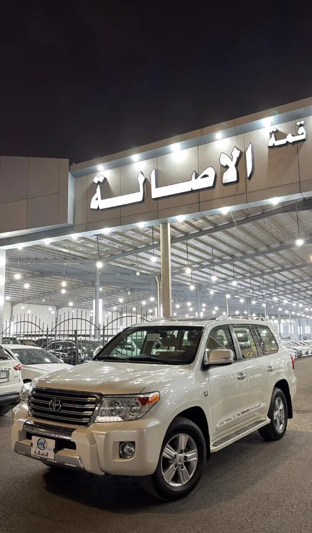 تويوتا · لاندكروزر 2015 للبيع في المدينة المنورة — ممشى 120,000 كم