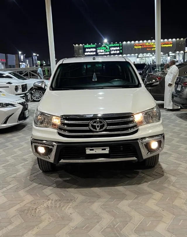 تويوتا هايلكس 2021 للبيع في الرياض — ممشى 324,000 كم