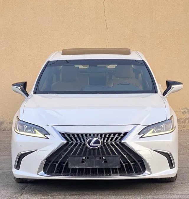 لكزس · اي اس 2022 للبيع في الرياض — ممشى 86,000 كم
