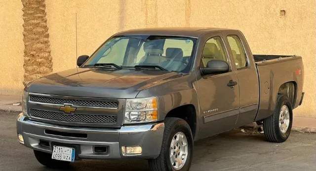 شيفروليه · سيلفرادو 2012 للبيع في الرياض — ممشى 190,000 كم