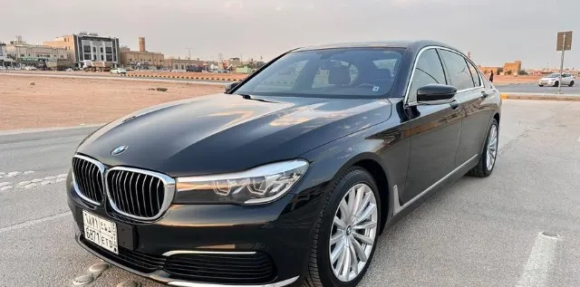 بي ام دبليو الفئة السابعة 2019 للبيع في الرياض