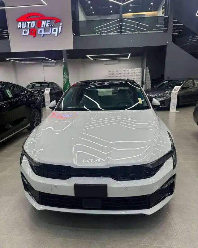 كيا كي 5 STANDARD 2025 للبيع في الرياض