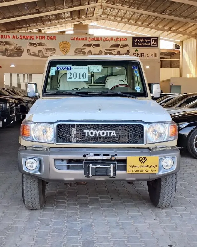 تويوتا لاندكروزر 70 2010 للبيع في الرياض — ممشى 443,000 كم