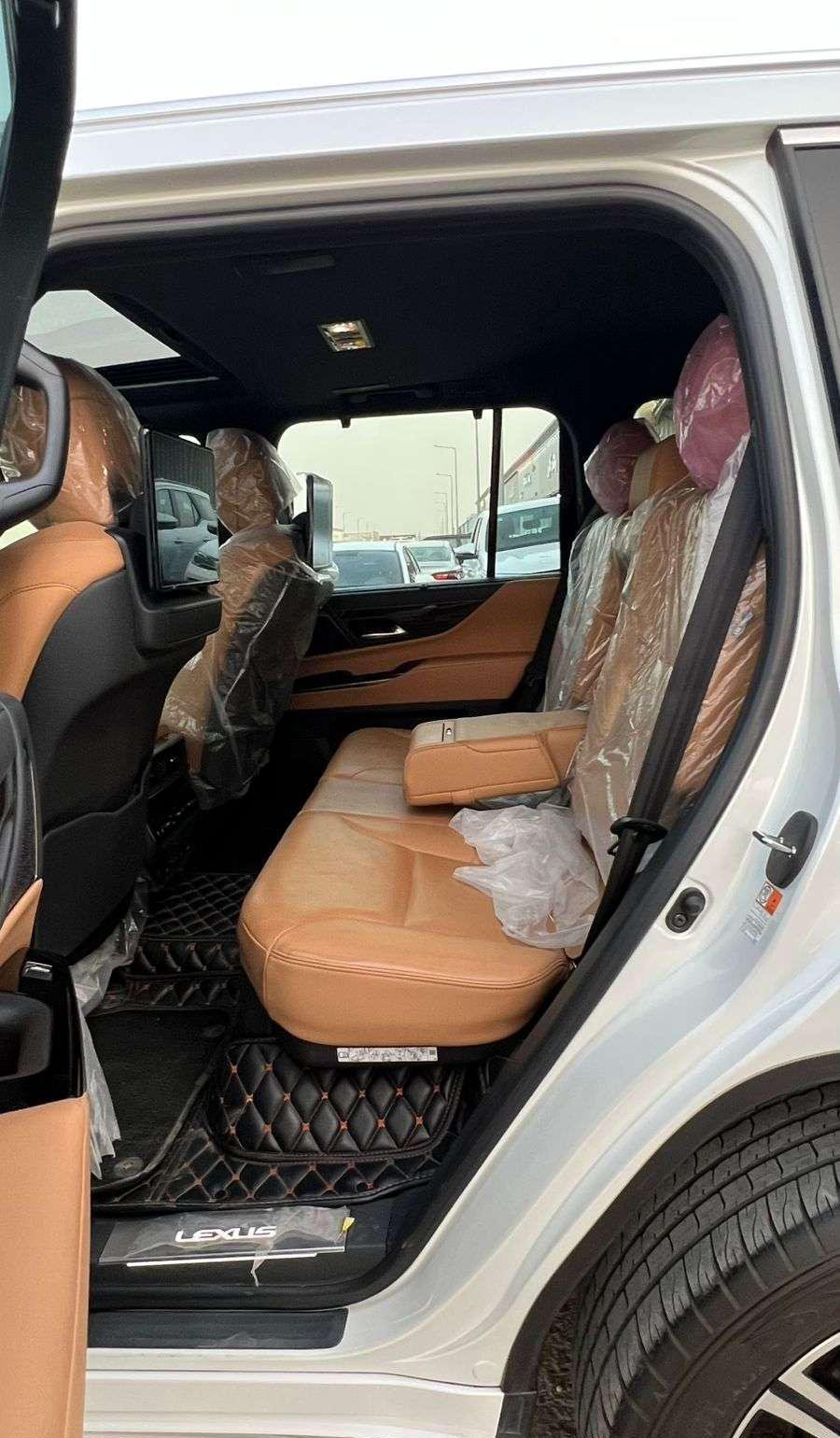 لكزس LX600 موديل 2024 - معرض خلف للسيارات
