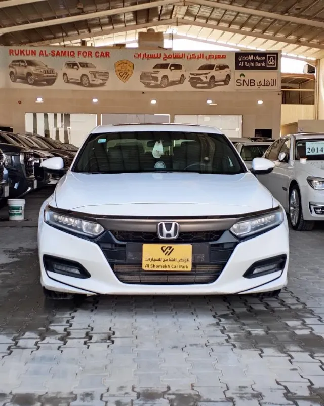 هوندا · أكورد 2018 للبيع في الرياض — ممشى 380,000 كم