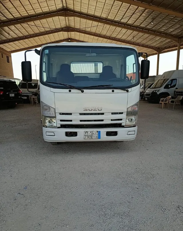 ايسوزو · اسندر 2010 للبيع في الرياض — ممشى 230,000 كم