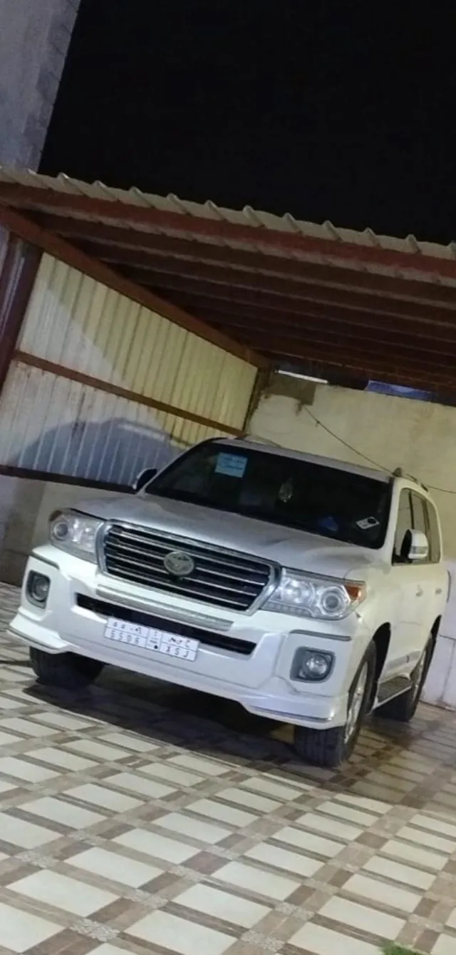 تويوتا · لاندكروزر 2014 للبيع في أبها — ممشى 260,000 كم