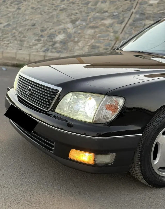 لكزس · ال اس 1998 للبيع في الطائف — ممشى 598,000 كم