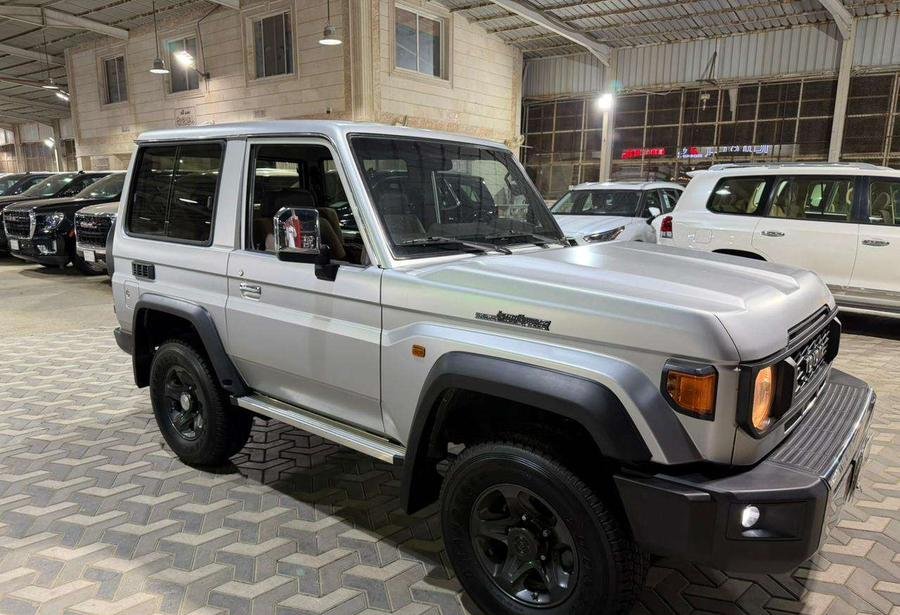 لاندكروزر جيب ربع VXR3DR موديل 2025