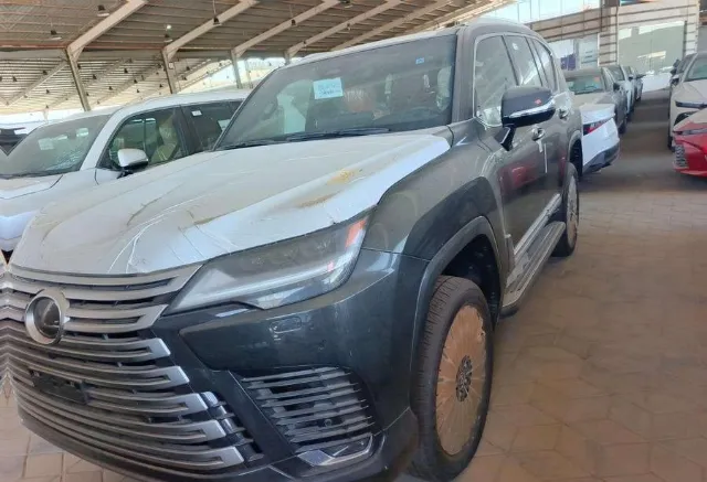 لكزس · ال اكس 600 2025 للبيع في جدة — ممشى 600 كم