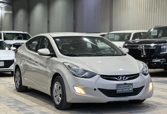 هيونداي · النترا 2013 للبيع في الرياض — ممشى 330,000 كم