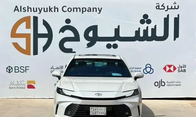 تويوتا · كامري 2025 للبيع في الرياض — ممشى 43,000 كم