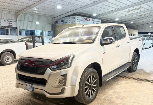 ايسوزو دي ماكس 2020 للبيع في الرياض