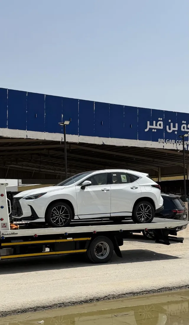 لكزس · ان اكس 2025 للبيع في الدمام — ممشى 0 كم