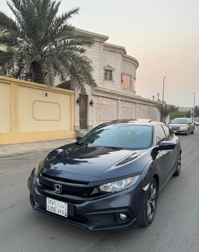هوندا سيفيك 2020 للبيع في جدة — ممشى 93,000 كم