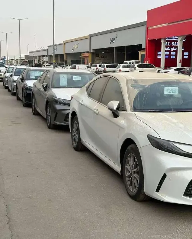 تويوتا · كامري STANDARD 2026 للبيع في بريدة — ممشى 17 كم
