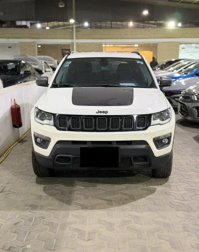 جيب كومباس 2018 للبيع في جدة — ممشى 120,000 كم