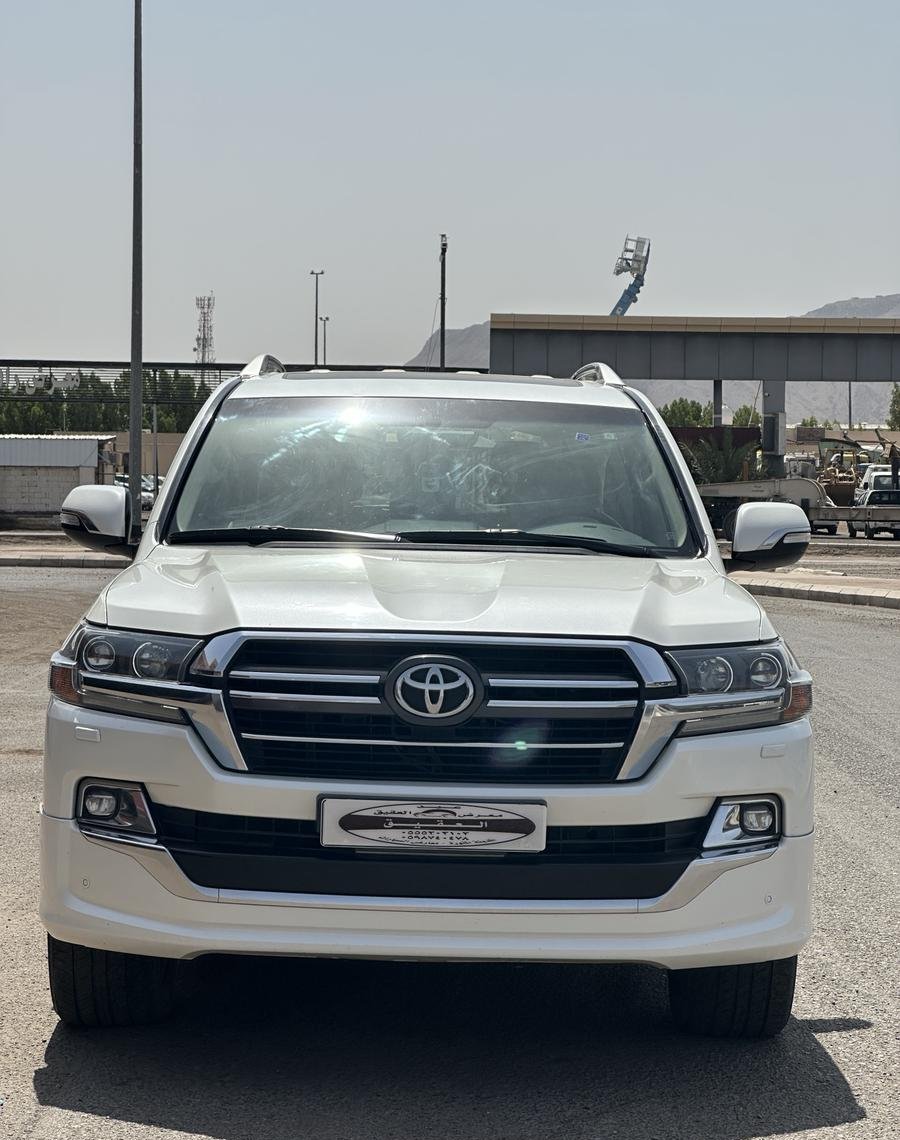 لاندكروزر تويوتا GXR 2020 قراند تورنق
