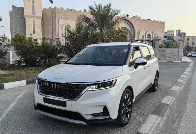 كيا · كرنفال 2023 للبيع في جدة — ممشى 129,000 كم