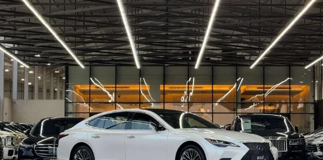 لكزس · ال اس 2022 للبيع في الرياض — ممشى 72,000 كم