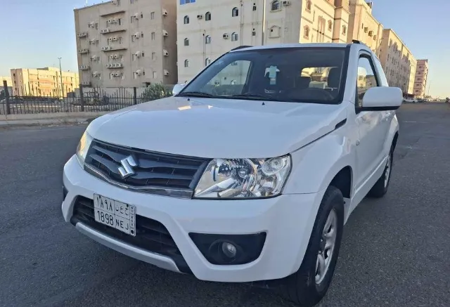 سوزوكي · فيتارا 2015 للبيع في جدة — ممشى 135,000 كم