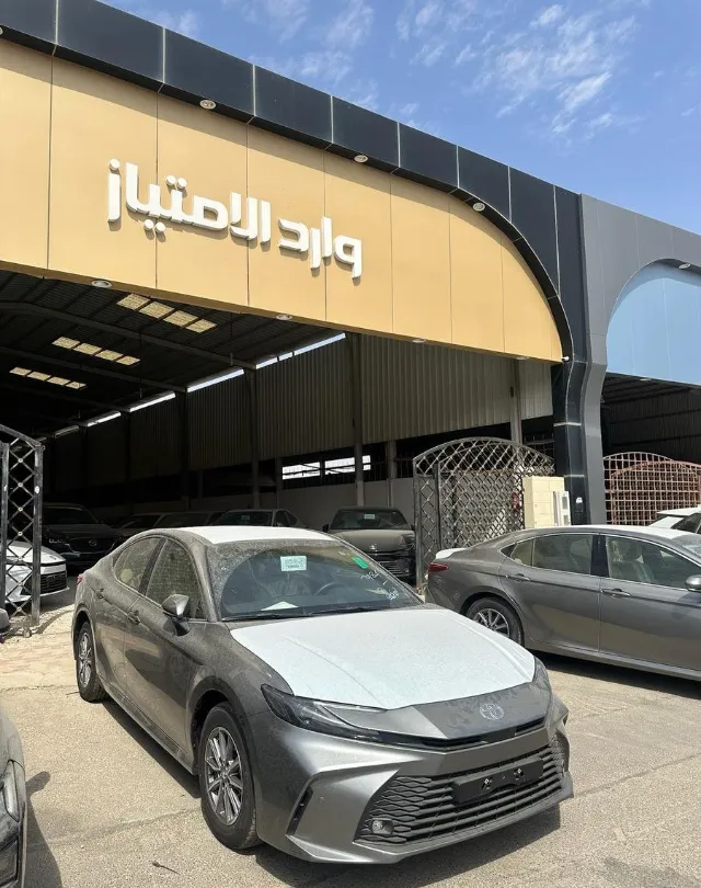 تويوتا · كامري STANDARD 2026 للبيع في بريدة — ممشى 17 كم