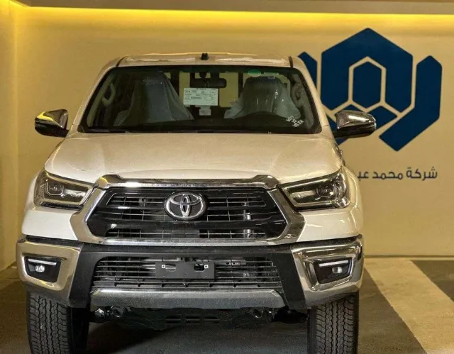 تويوتا · هايلكس 2025 للبيع في الرياض — ممشى 9 كم