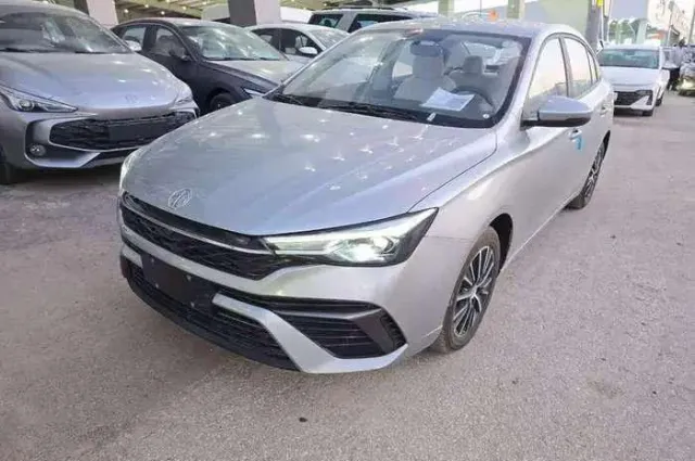 ام جي 5 STANDARD 2025 للبيع في الرياض