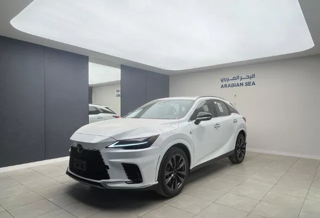 لكزس · ار اكس 2025 للبيع في بريدة — ممشى 2 كم