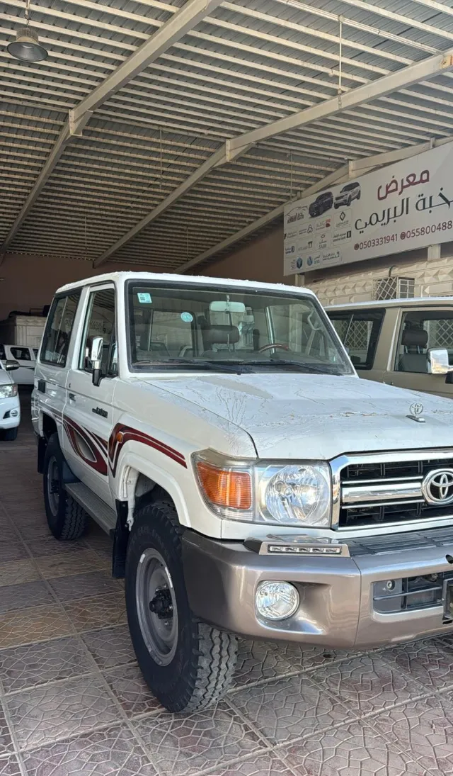 تويوتا لاندكروزر 70 2013 للبيع في أبها — ممشى 174,000 كم