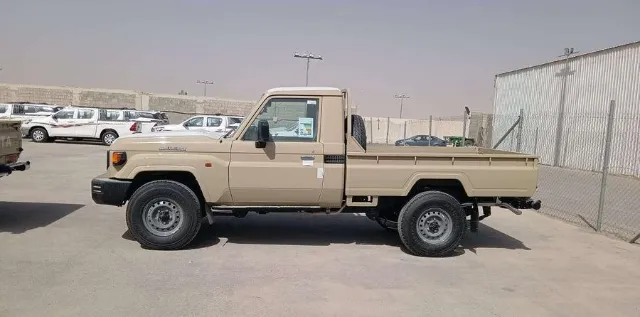 تويوتا · لاندكروزر 70 2025 للبيع في الرياض