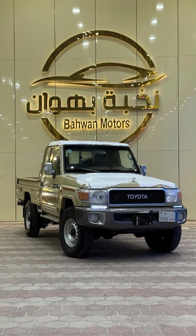 تويوتا لاندكروزر 70 2015 للبيع في الرياض