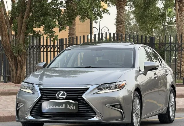 لكزس · اي اس 350 2017 للتنازل في الرياض — ممشى 470,000 كم