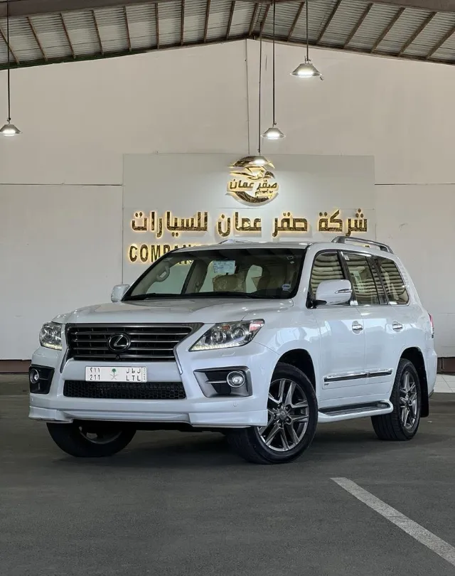 لكزس ال اكس 2015 للبيع في أبها — ممشى 169,000 كم