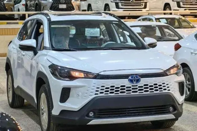 تويوتا · كورولا كروس 2025 للبيع في الرياض — ممشى 0 كم