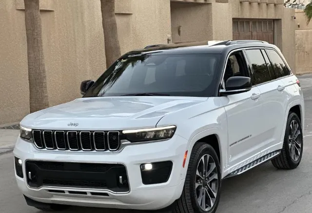 جيب جراند شيروكي 2025 للبيع في الرياض — ممشى 5,000 كم