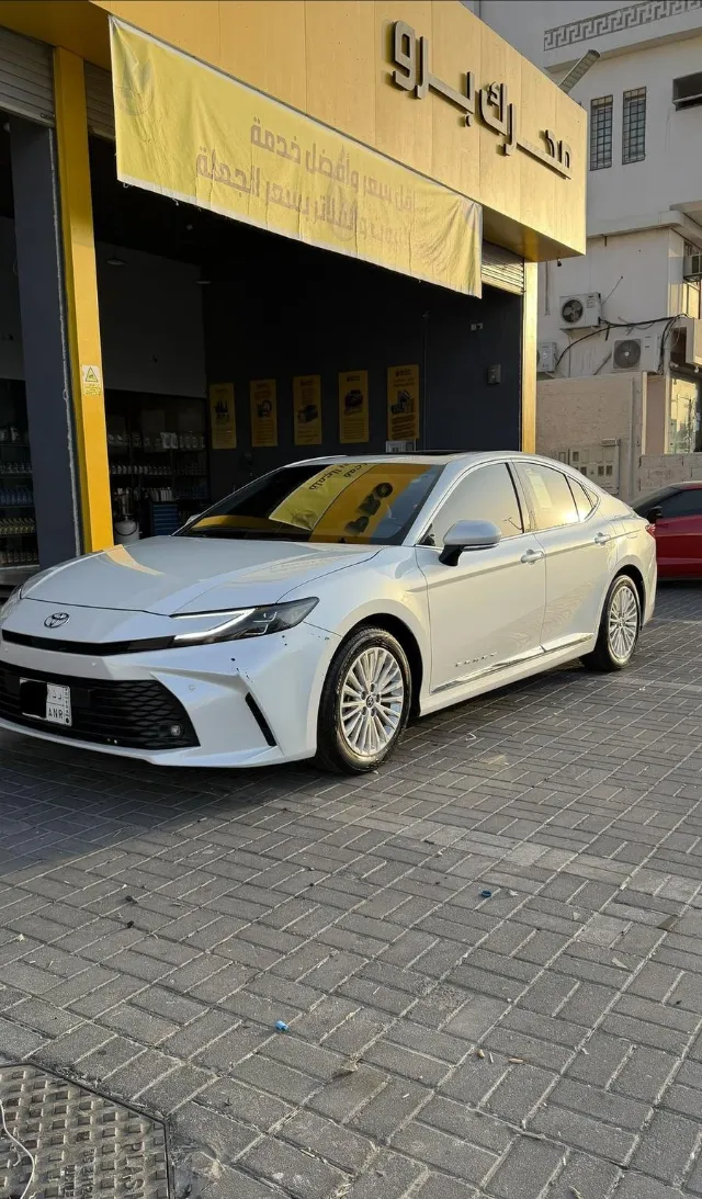 تويوتا · كامري 2025 للبيع في الدمام — ممشى 97,000 كم