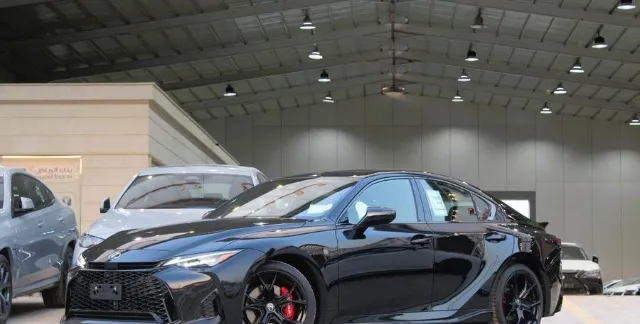 لكزس اي اس آي 2026 للبيع في الرياض