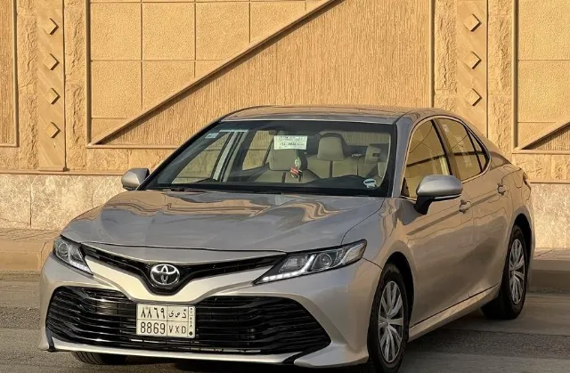 تويوتا كامري STANDARD 2019 للبيع في الرياض — ممشى 560,000 كم