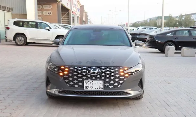 هيونداي ازيرا 2021 للبيع في الرياض — ممشى 118,000 كم