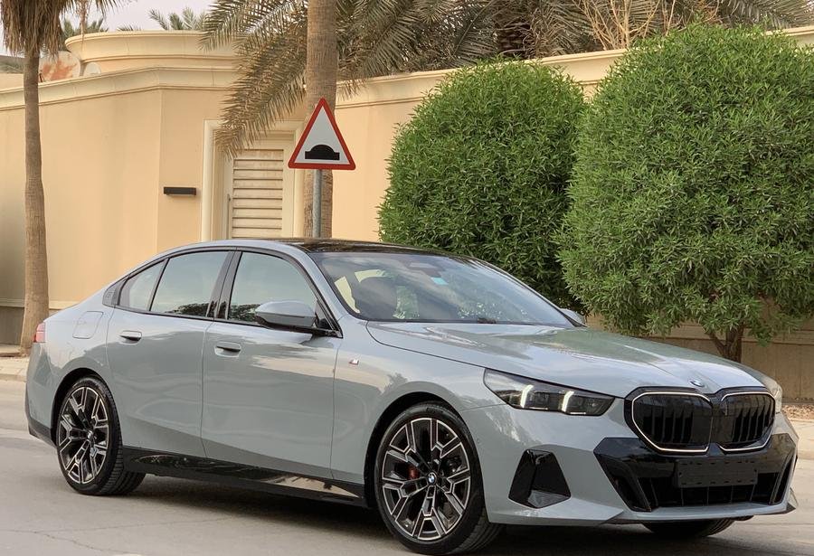 بي ام دبليو 2025 520i فل كامل M